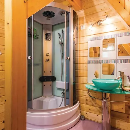 Beautiful 3-bed House In Case de vacanță Crni Lug